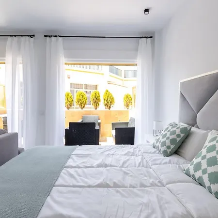 Апартаменти Oleholidays 602 Romana Playa Primera Linea Playa